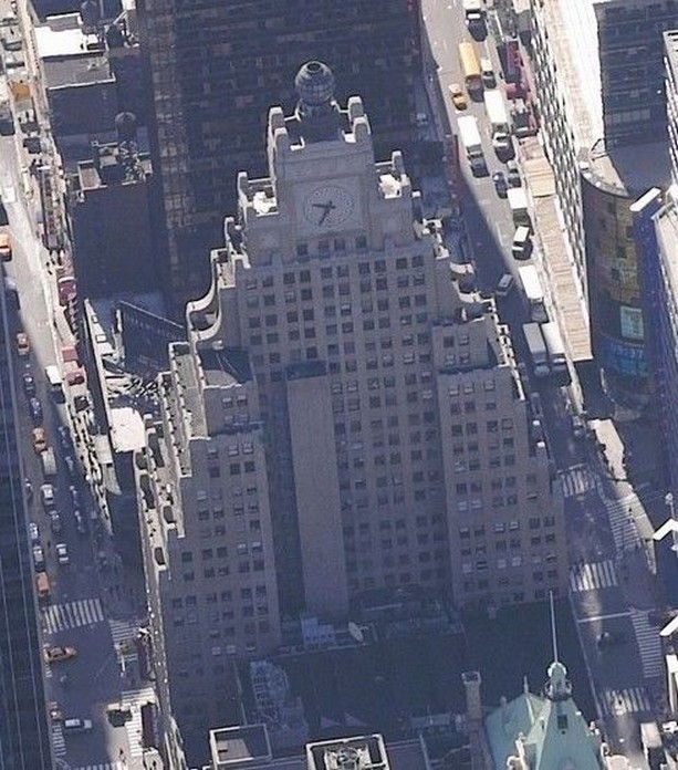 paramount building: paramount building
